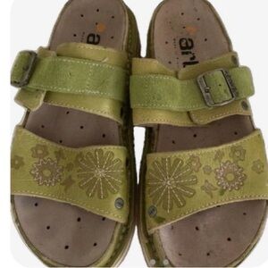 ISO DO NOT BUY - VINTAGE DR MARTENS SANDALS